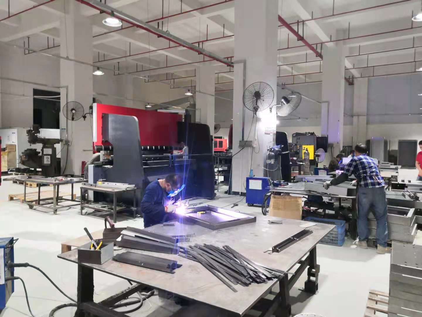 專業(yè)團(tuán)隊(duì) 科技創(chuàng)新